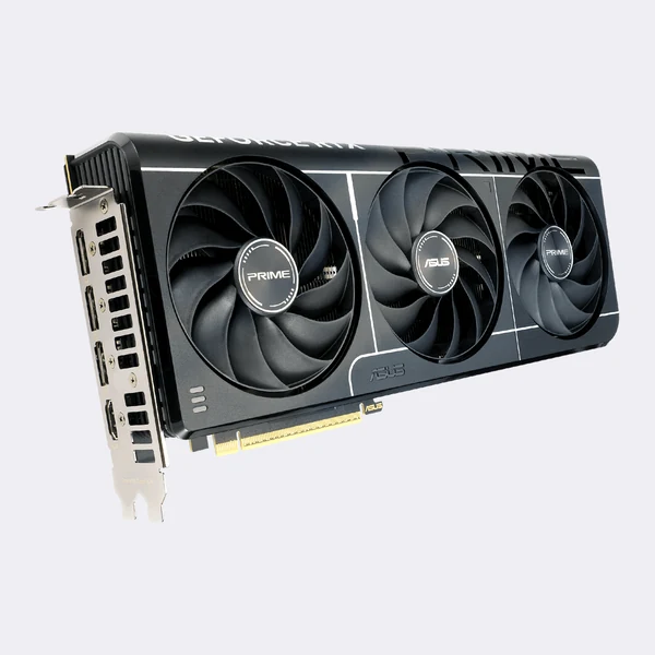 Carte graphique ASUS Prime noire à trois ventilateurs, connecteurs visibles à gauche